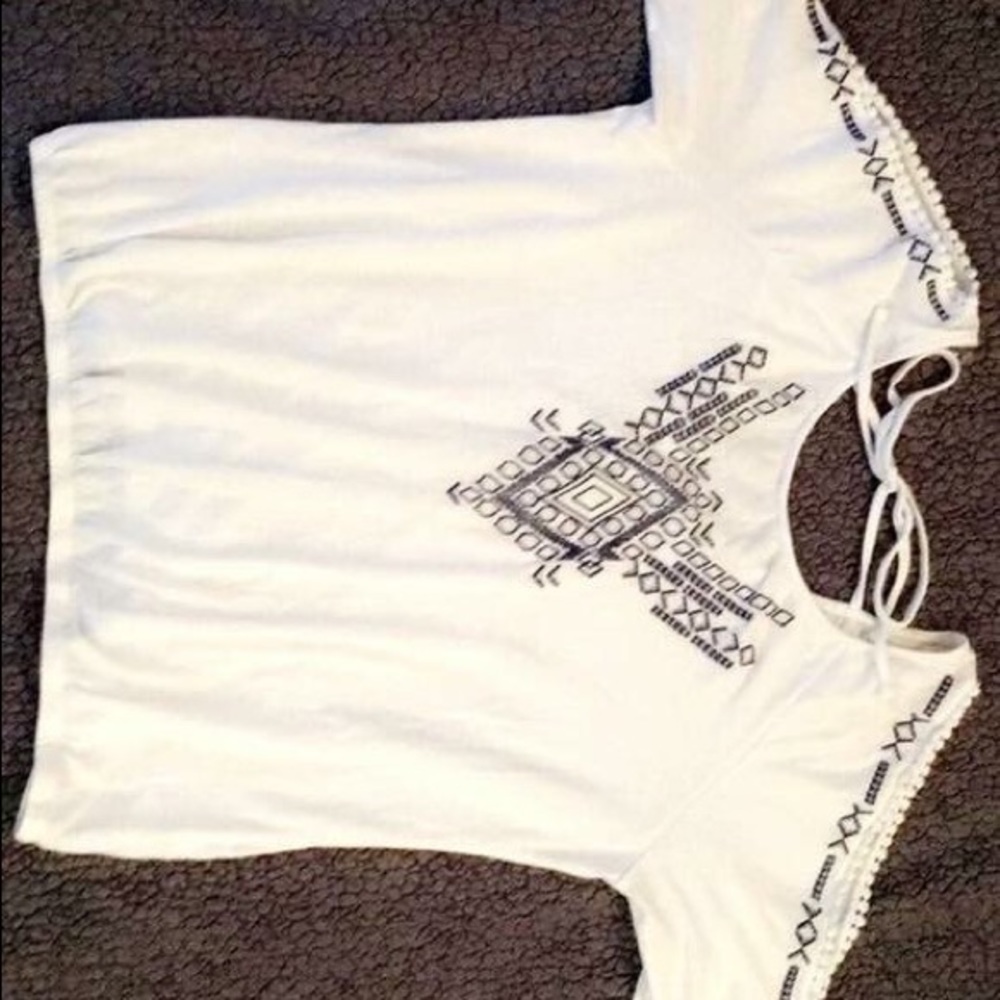 White / Navy blue top / Cold shoulder